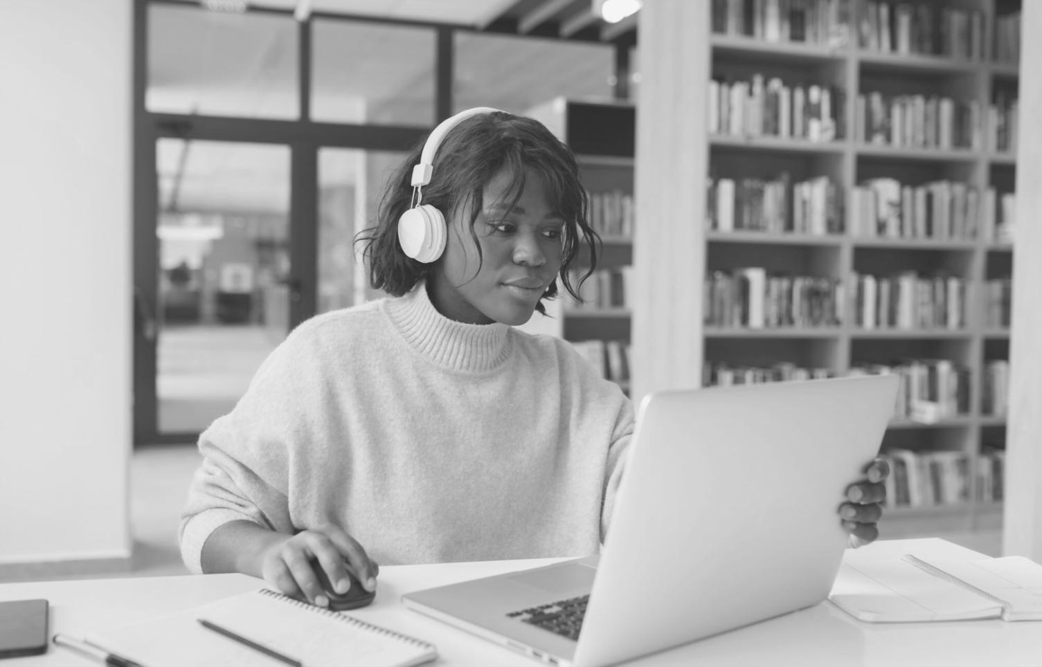 Session de formation en communication financière avec participants